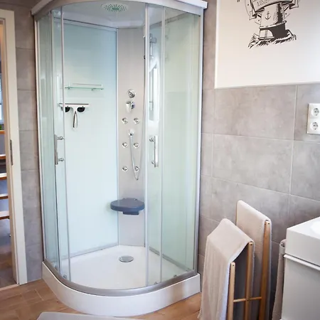 Canhusen Apartment *